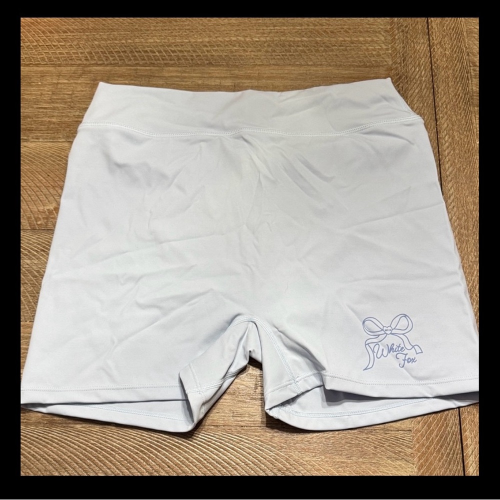 (2 Items) White Fox Boutique Light Blue Crewneck Sweatshirt & Short Set - Picture 7 of 10